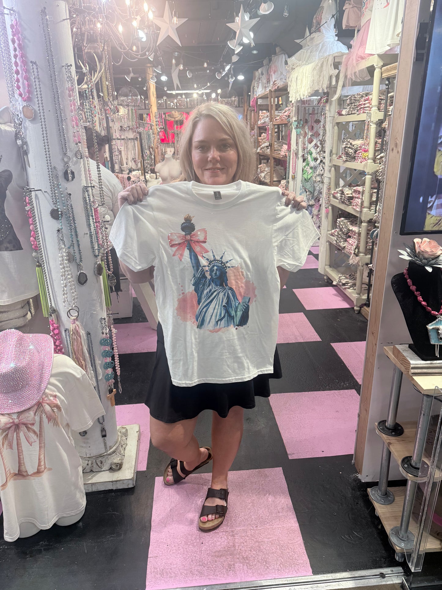 Jcoons- Statue of Liberty Graphic Tee